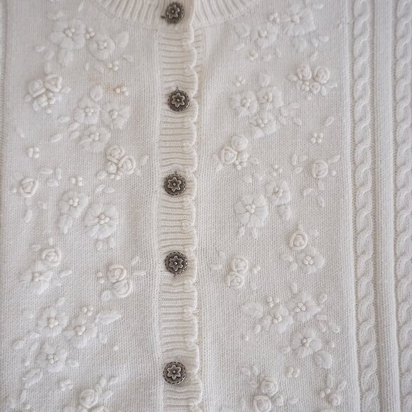 Northern Reflections White Knit Cardigan Floral Embroidered Grandmacore M Cotton - Picture 7 of 12